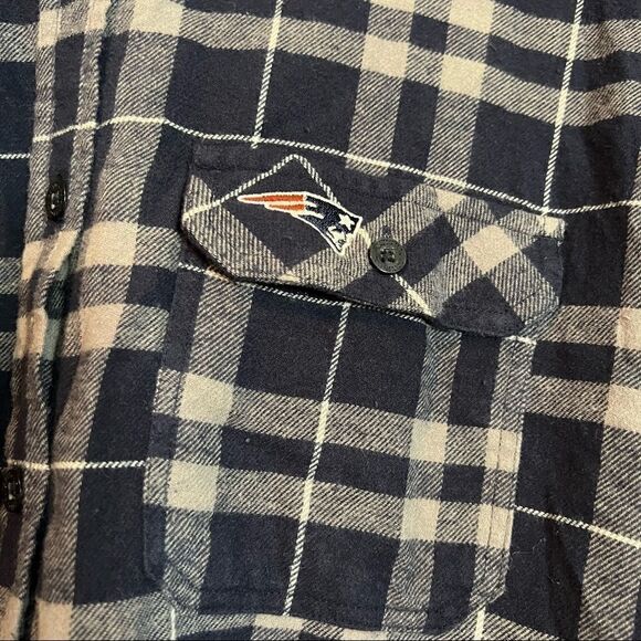 NWT! Patriots Antigua plaid flannel shirt - Picture 3 of 12